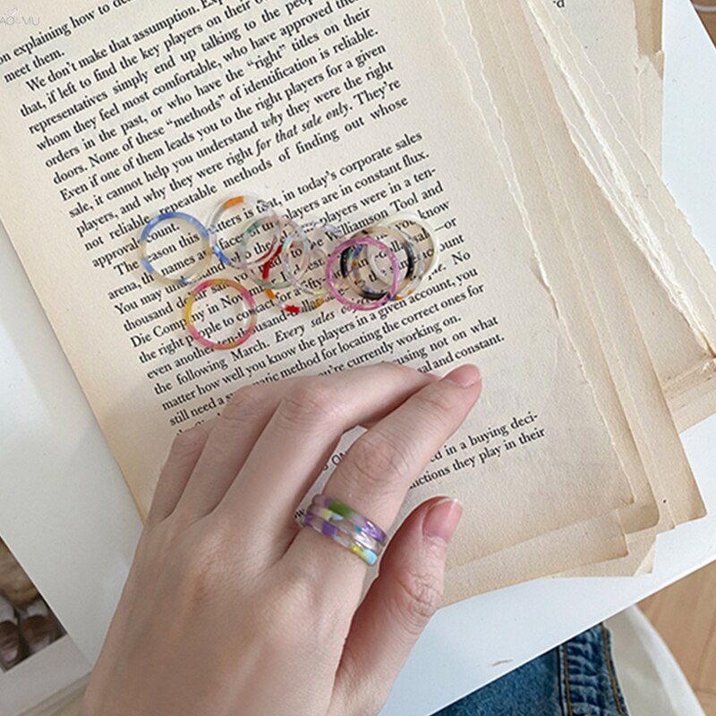 AOMU 1 zestaw pierścieni dla kobiet biżuteria moda kolorowy wielokolorowy, przezroczysty pierścień akrylowy z żywicy śliczne dziewczyny impreza biżuteria zestaw pierścieni