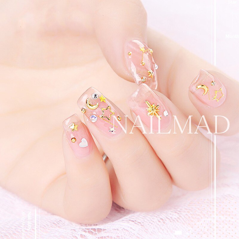 1 doos Maan Ster Studs Metalen Hollow Maansikkel Nail Klinknagels Studs DIY Manicure Nail Art Steentjes 3D Decoratie