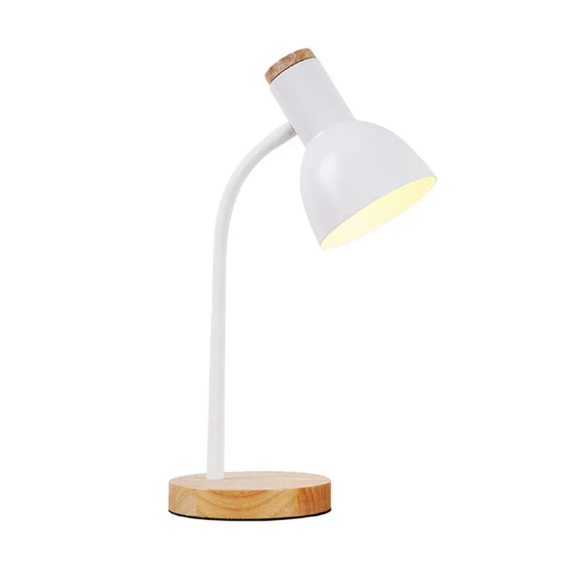 Lampada da scrivania nordica pieghevole a LED in ferro artistico creativo in legno Protezione per gli occhi Lampada da tavolo da lettura Soggiorno Camera da letto Decorazioni per la casa
