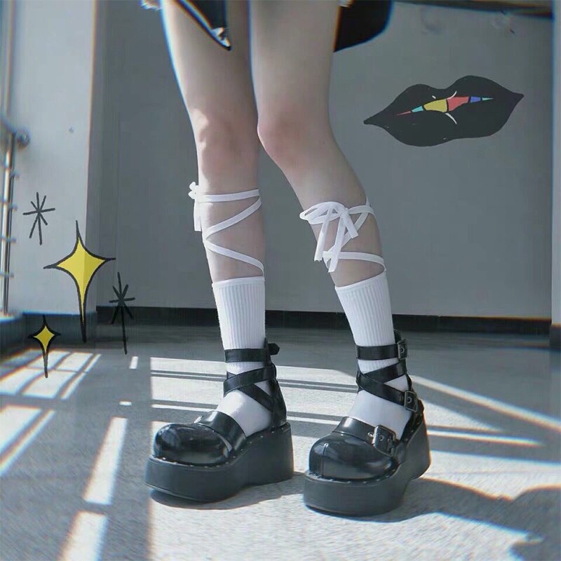 Schwarz Weiß Lange Seil Kreuz Strap Socken Janpanese Flut Mitte Rohr Bowknot Banding Lolita Socke Frauen Brief Drucken Baumwolle Ferse soxs: White