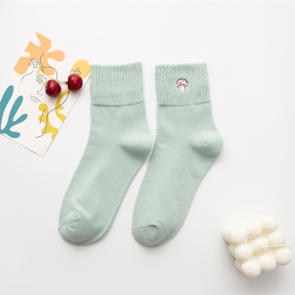 Nouvelle broderie mignon dessin animé champignon à motifs chaussettes décontracté Hipster unisexe drôle de noël Sokken directe: Black