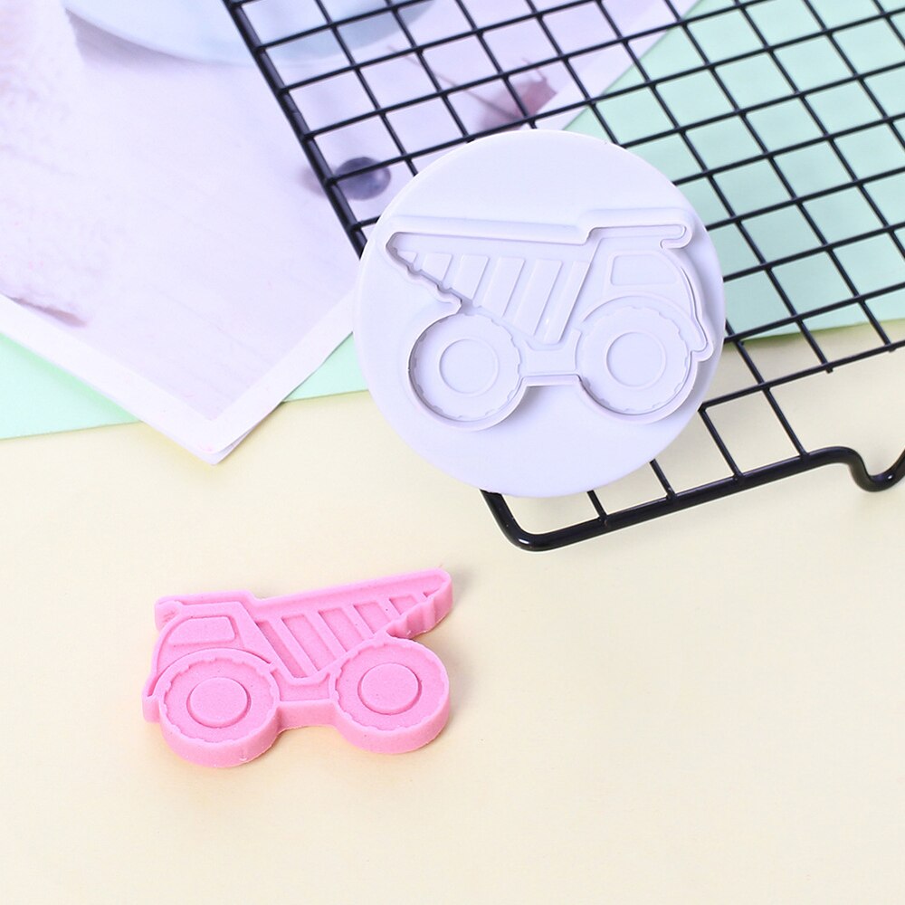 4Pcs/Set Fondant Vehicles Theme Trucks Cookie Cutter Tractor Cookie Plunger DIY Biscuit Molds Cake Mould Kitchen Baking Tools