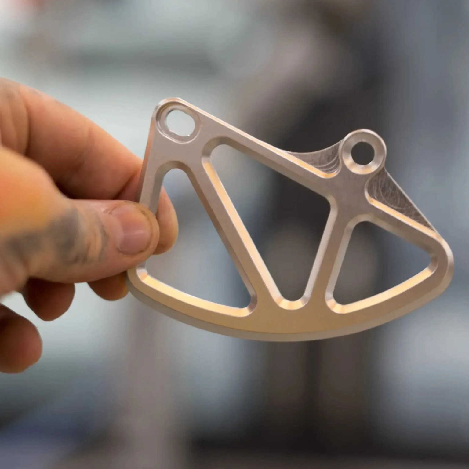 Kompakt bash guard  v2 cykel kæde guide mtb mountainbike kæder stabilisator 28-32t kædering beskytter ramme guard