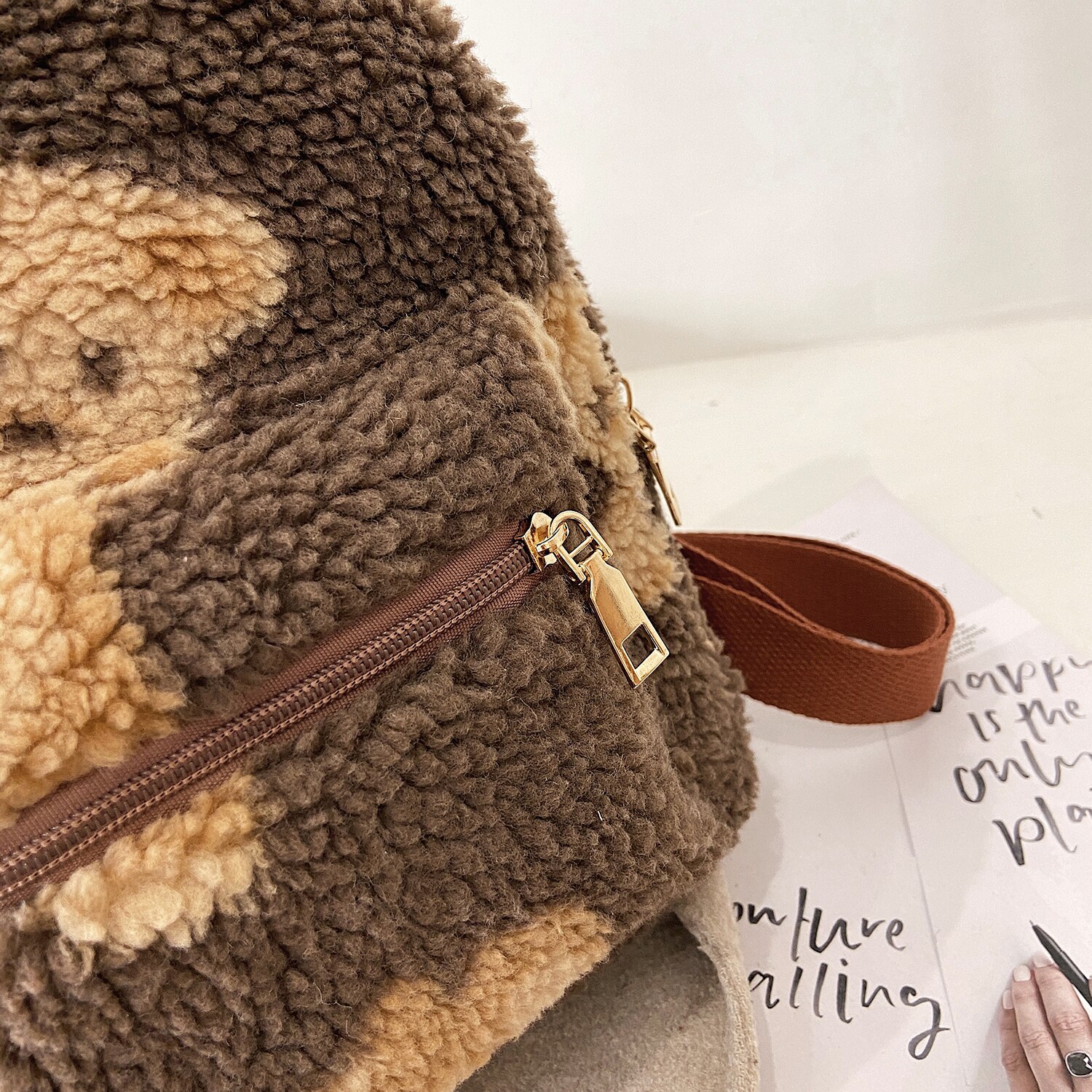 Urso impressão de pele do falso ombros saco urso orelhas de pelúcia mochila feminina bonito peludo saco novo inverno sacos para as mulheres 2022 novo