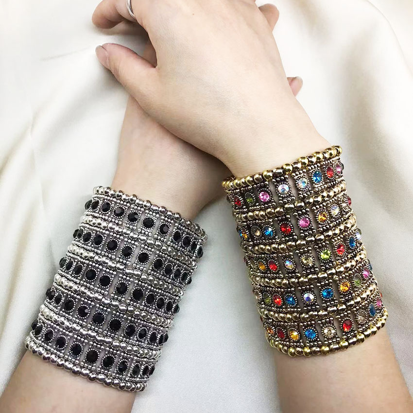 Bracciali larghi elastici di moda classica Retro Punk esagerato decorazione a mano con perline intrecciate retrattili in cristallo a cinque file