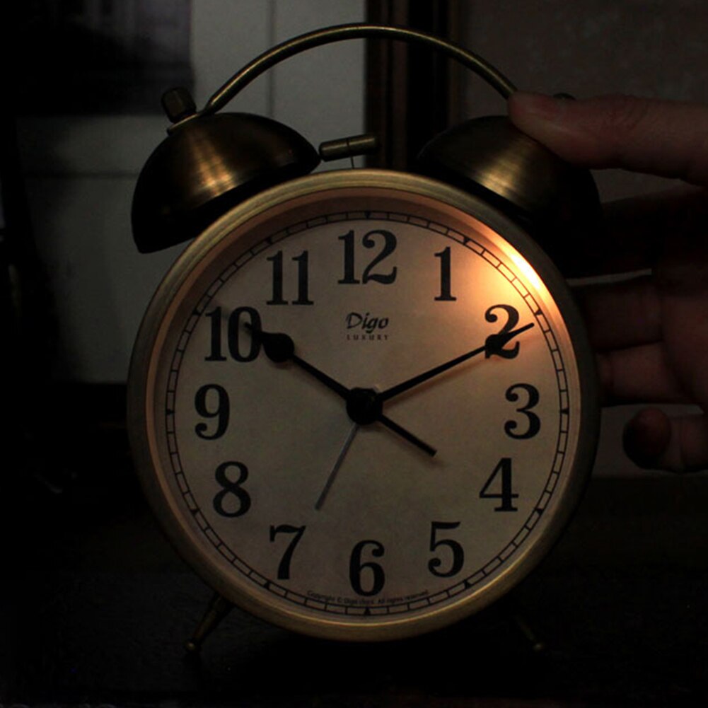 Battery Powered Bedside Non Ticking Vintage Loud Alarm Clock Silent Numerals Metal Quartz Classic With Night Light Desktop Retro
