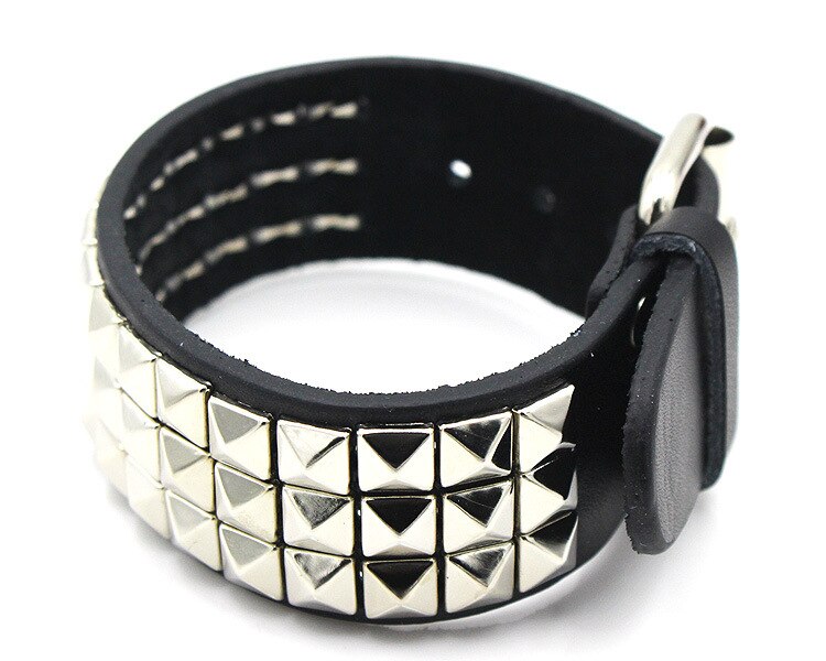 Brett armband punknit läderarmband rock 4 rader fyrkantiga naglar armband justerbar storlek smycken armband & amp; armband