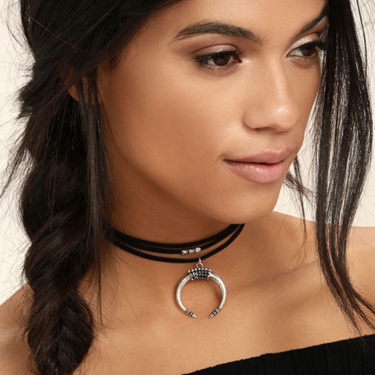 Colar da lua do punk para as mulheres vintage espanhol chifre de touro crescente chocker moda 3 camadas de veludo preto gargantilha colar