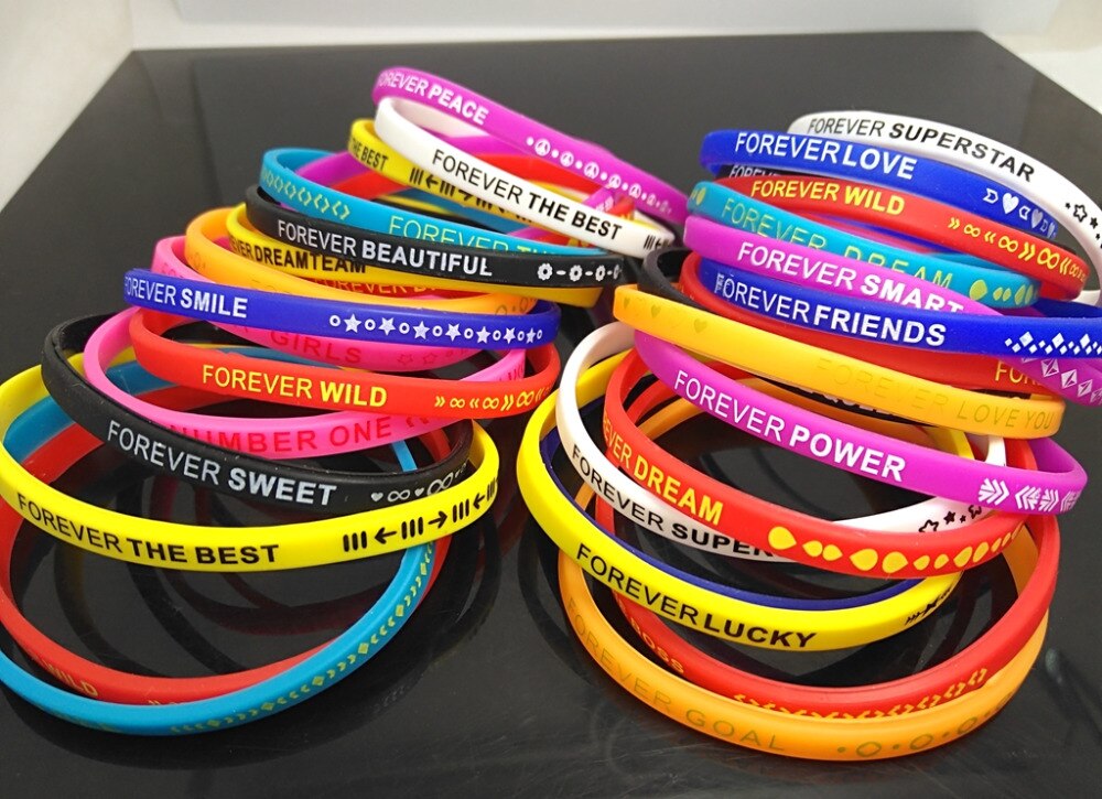 20pcs Party bag fillers Lovely Top Mixed Girls Women Beautiful Silicone Bracelets Children Amazing Wristbands Xmas