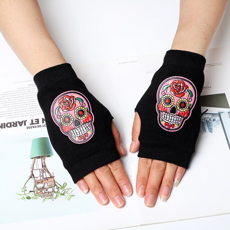 embroidered skull knitting gloves Fingerless Gloves: pink-A