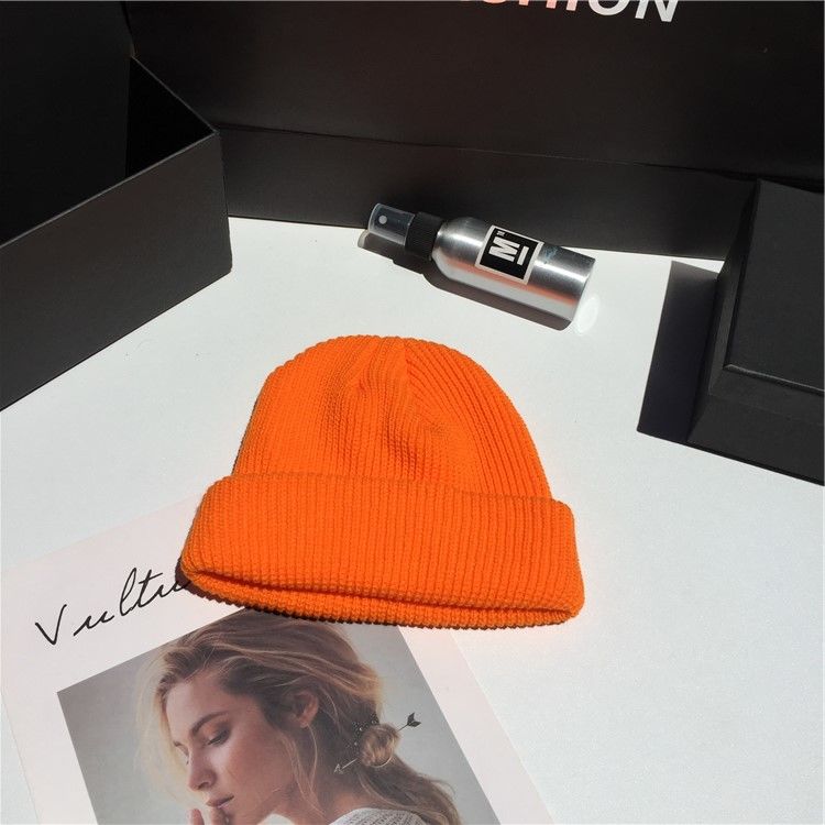 Gorro de lana de punto cálido de Color sólido de invierno y otoño para hombre y mujer, gorro con puños fluorescentes, gorro femenino, gorro cálido, gorro informal: Orange