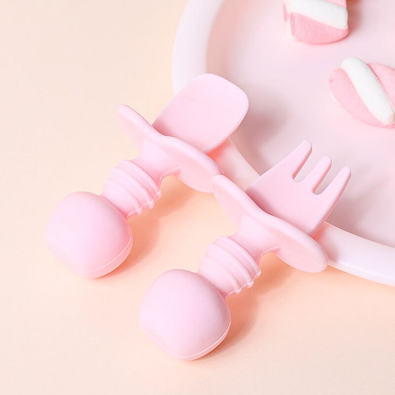 2 kpl/setti vauvan lusikka-haarukkasetti elintarvikelaatuinen silikoni lyhytvartinen vauvan koulutuslusikka-haarukkasetti söpö sarjakuva vauvan ruokailuvälineet