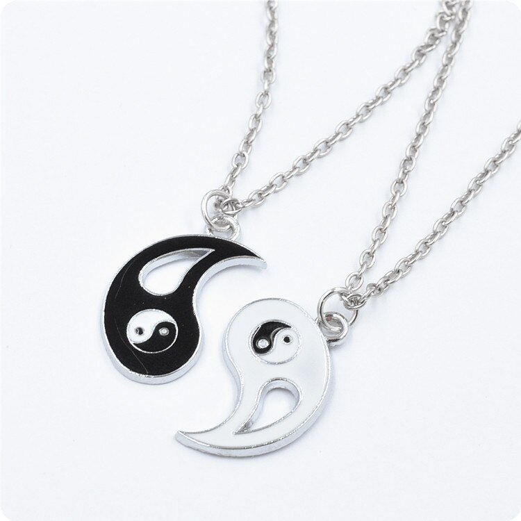 Collar con colgante Yin Yang para hombre y mujer, Taoism trigrama de Tai Chi, de San Valentín (Plata)