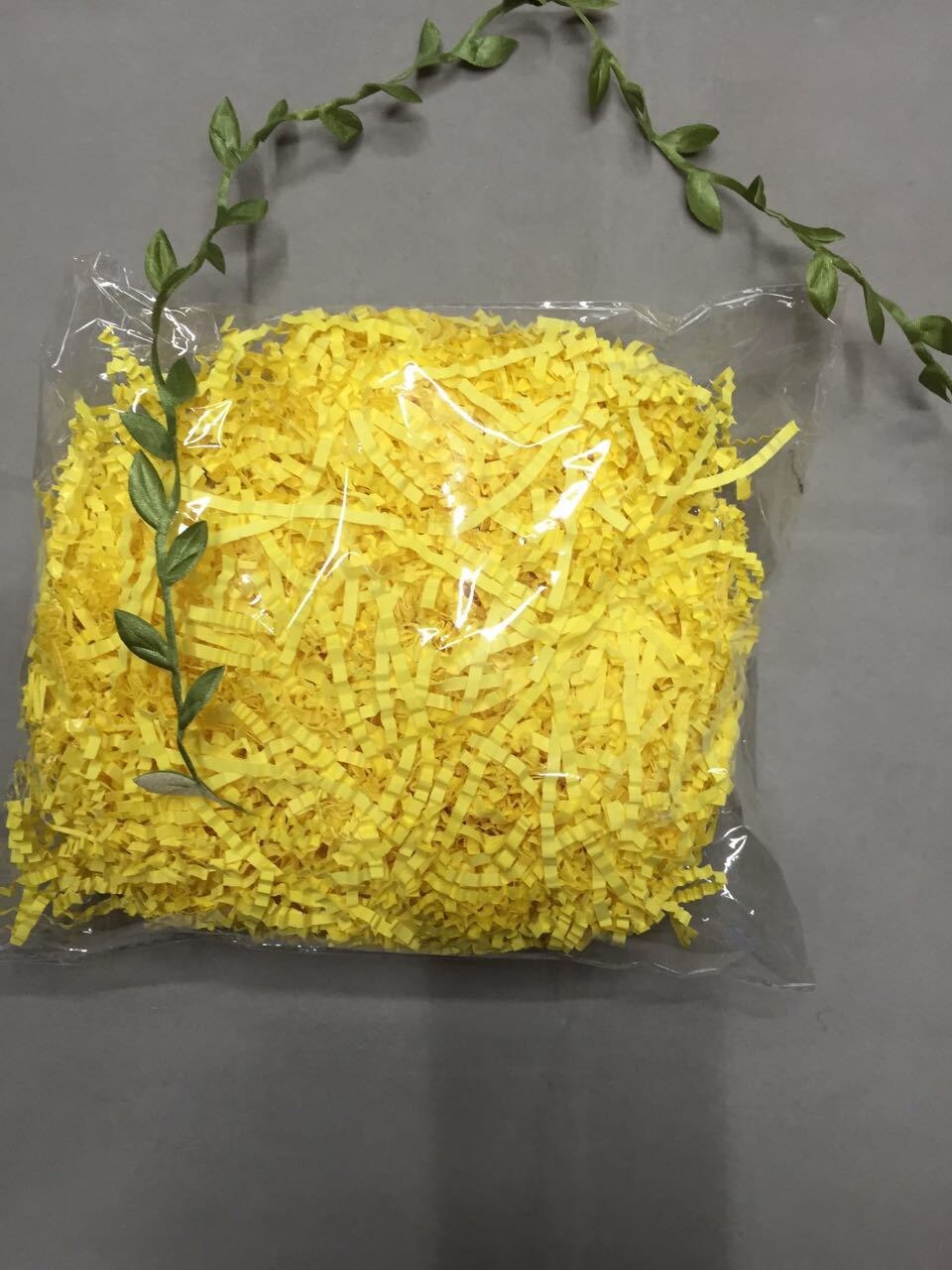 2 poser raffia strimlet krøllet papir konfetti boks fyllmateriale bursdag bryllupsfest rekvisita: Gul