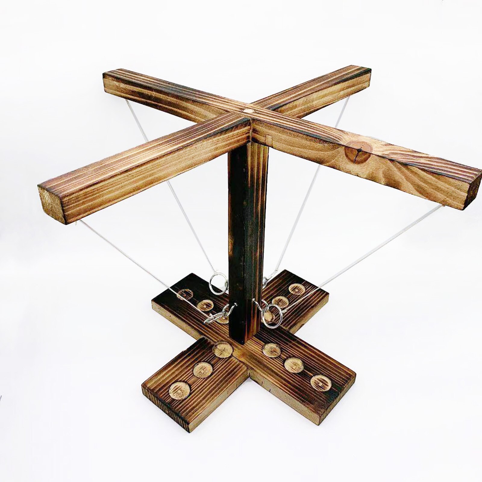 Ringwurfspiel für 4 spieler, interaktives spielzeug für partys, bars und zuhause. handgefertigte ringhaken aus holz.
