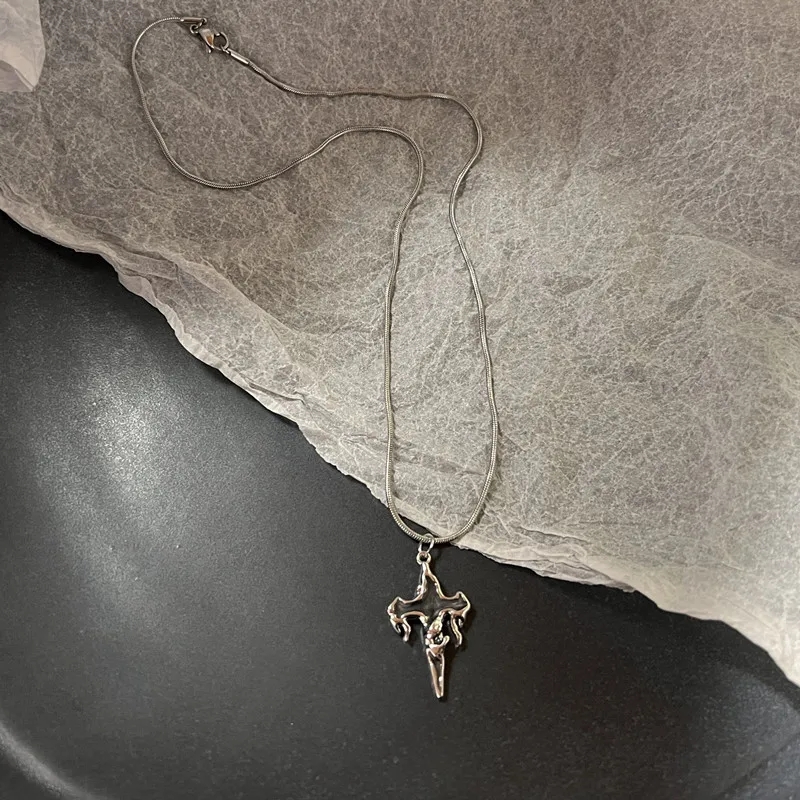 Collar de corazón de amor Y2k para mujer, Hip Hop, corazones rojos, colgantes rosas, collares, cadena de cuerda, Rave para niñas, joyería gótica: Chapado en platino