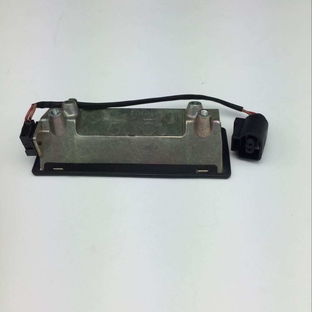 For vw passat  b5 bora bagasjeroms bagasjelokk håndklemt bakluke bagasjerom lukheis porthåndtak mikrobryter 1 j 0 827 566 d/ c