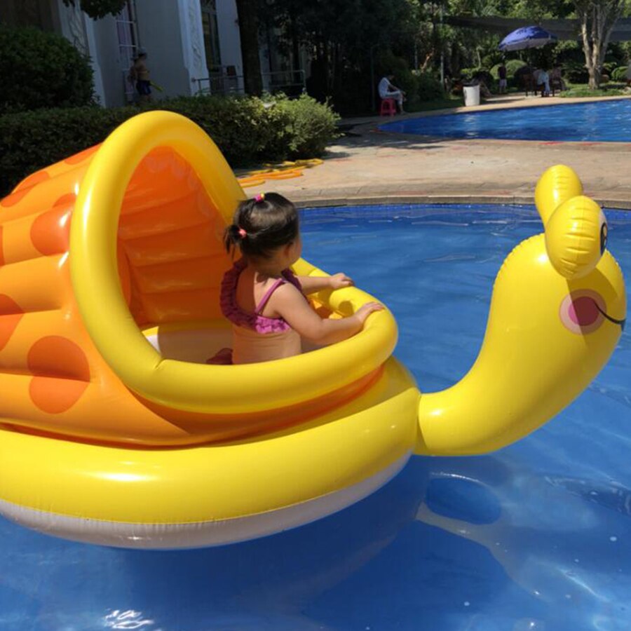 Leuke gele kind zwembad cartoon slak vorm plastic PVC met luifel ramen baby oceaan ballenbad baby spelen zand zwembaden