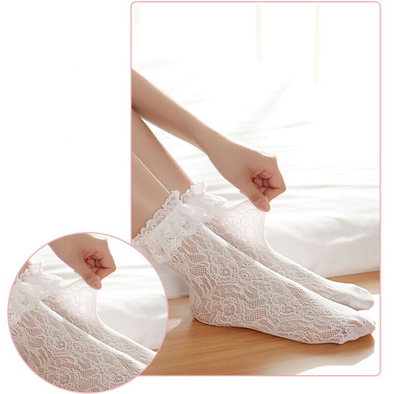 WLLHYF 1 paire de chaussettes blanches à volants pour femmes et filles en  dentelle avec bordure en blanche à opaques avec coton princesse style jolie  robe en forme de cœur Blanc taille