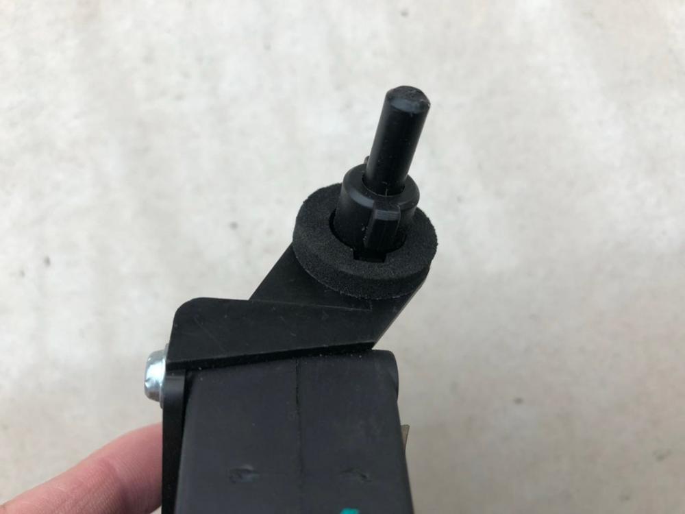 Motor de cubierta de bloqueo de tanque de gas para recambios de motor de coche chino SAIC ROEWE 550 MG6 FUG100500