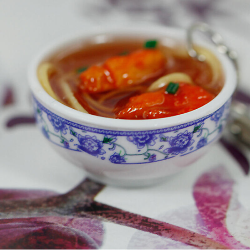 Comida de simulação encantos macarrão chaveiro chinês azul e branco porcelana comida tigela mini telefone celular cinta pingente