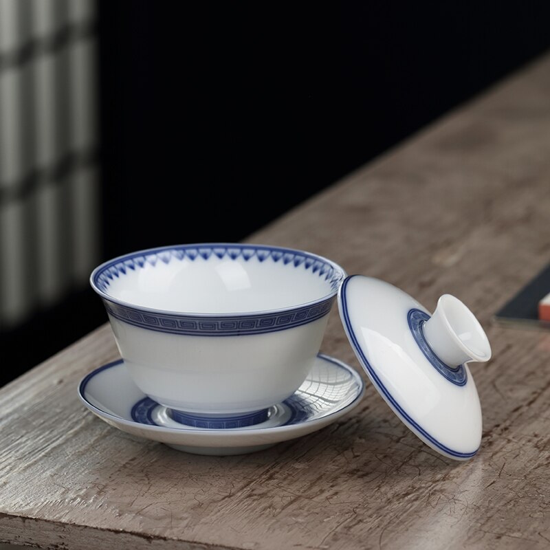 Chinese Style Tea Bowl Ceramic Blue and White Porcelain Cup with Lid Saucer Set Kung Fu Teaware Gaiwan Master Flower Tea Tureen