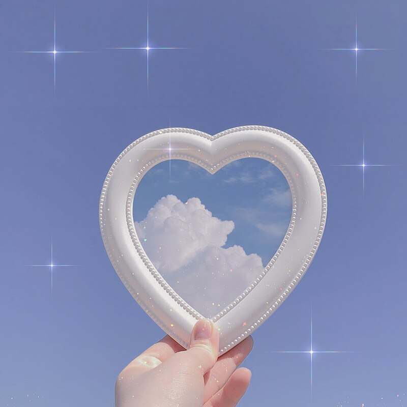 Espejo de maquillaje en forma de corazón para niñas, espejo de tocador de doble uso montado en la pared, herramientas cosméticas portátiles para decoración de escritorio