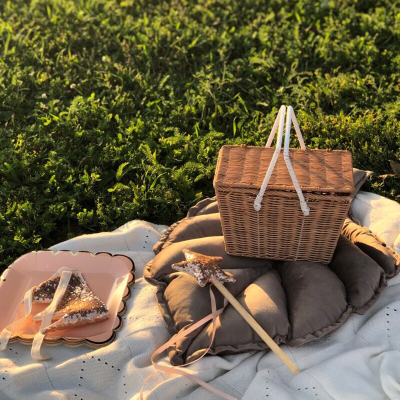 Söt sommarklocka piki-korg naturlig vintage rottingvävd bärbar picknickkorg multifunktionell förvaringslåda
