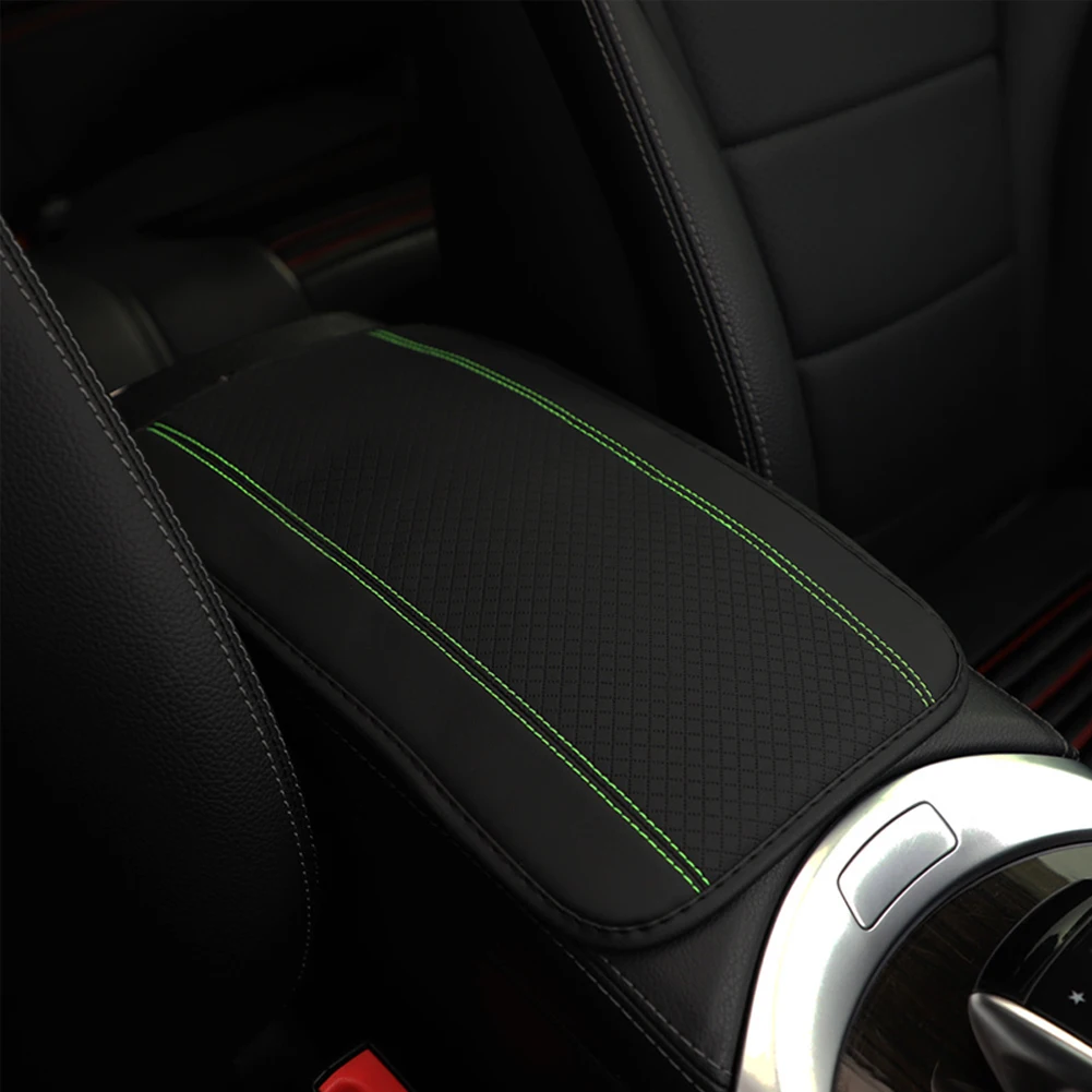 Almohadilla para reposabrazos de coche, cubierta protectora de reposabrazos Central antideslizante de doble línea en relieve de cuero y fibra, accesorios universales de estilo para automóvil: YELLOW