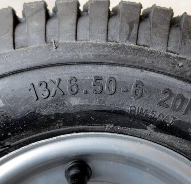wide wheel hub tire 13x6.5-6 with tubeless tyre for Mower and scooter without motor phub-16a