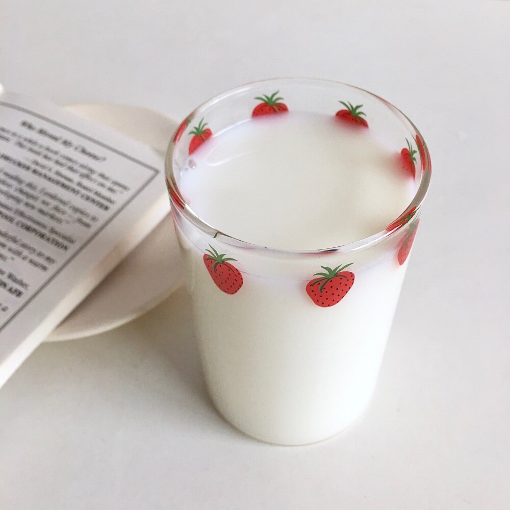 300ml 10oz High Borosilicate Nana Transparent Water Cup Cute Strawberry Water Milk Drinking Glasses Cup with Straw Girl