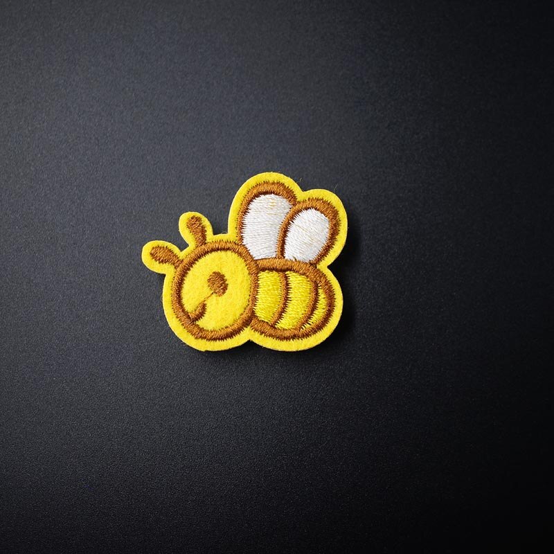 Honeybee (Size: 3X2.5 cm) DIY Doek Badges Patch Geborduurde Applique Naaien Patches Kleding Stickers Kleding Accessoires