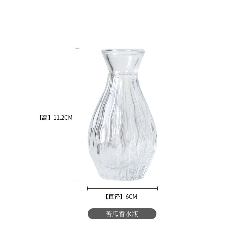 Diffuseur de roseaux en verre de Style nordique, bouteilles de parfum Chic, Vase de fleurs sculptées, ornement de bureau, décoration de maison en verre: Rouge