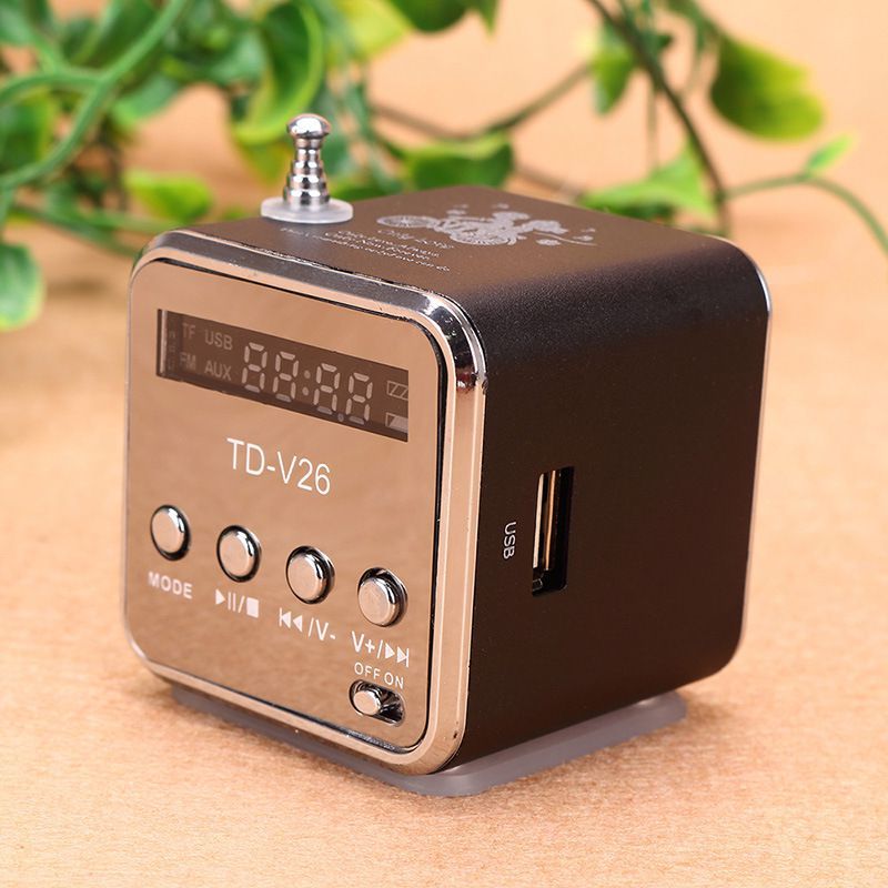 Radio cyfrowe FM Bezprzewodowy głośnik Bluetooth, przenośny odtwarzacz MP3 Wyświetlacz LCD Głośnik stereo Obsługa kart SD/TF: green