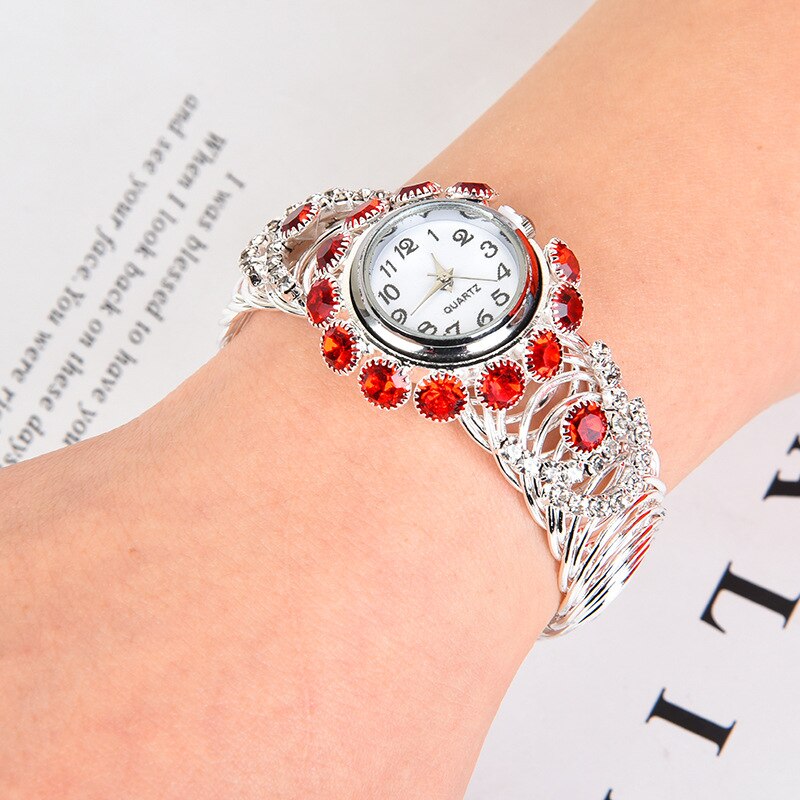 Vrouwelijke Tafel Han Editie Mode Studenten Horloge Lente Keten Ronde Ms Diamanten Ingelegde Armband Horloge: Red