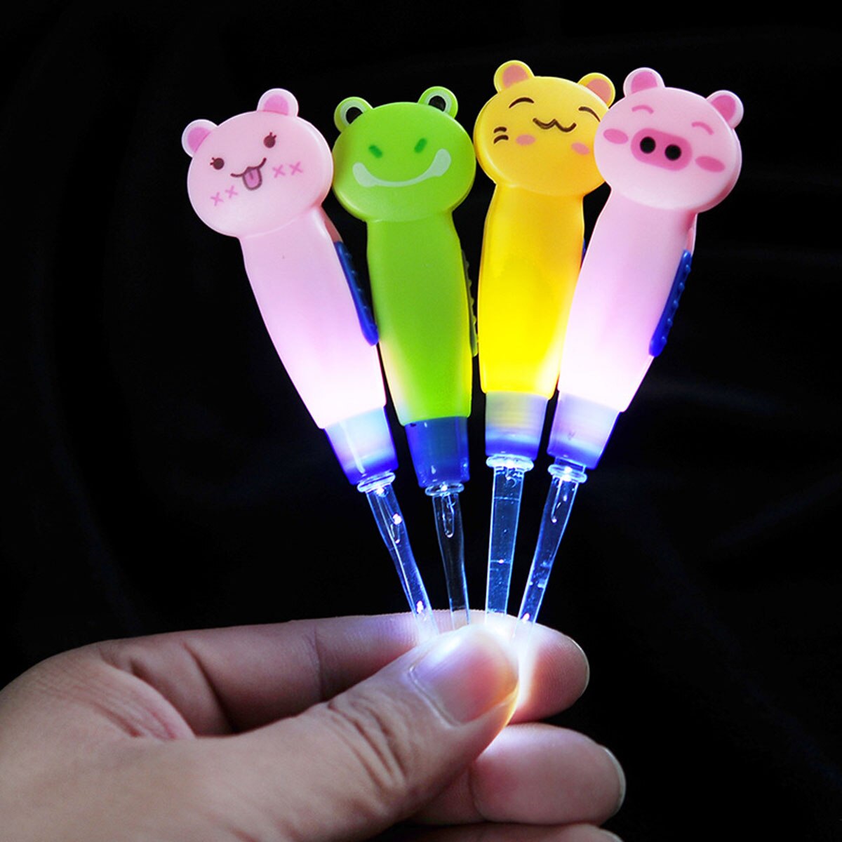 Cartoon Led Zaklamp Lichtgevende Oor Pick Cleaning Tools Met Licht Licht Oorsmeer Lepel Apparaat Graven Soft Cleaner Wax