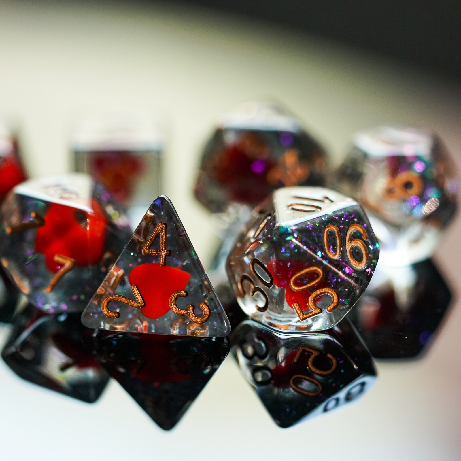 7 pçs/set dnd dados preenchido com terno de poker d & d dados polyhedral jogos conjunto de dados para jogos de mesa mtg rpg