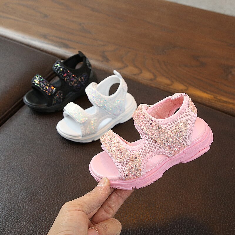 Atmungsaktive sommersandalen für kleine mädchen, süßer stil mit pailletten-Gittergewebe-verzierung, weiche sohle, rutschfeste strandschuhe für kleinkinder
