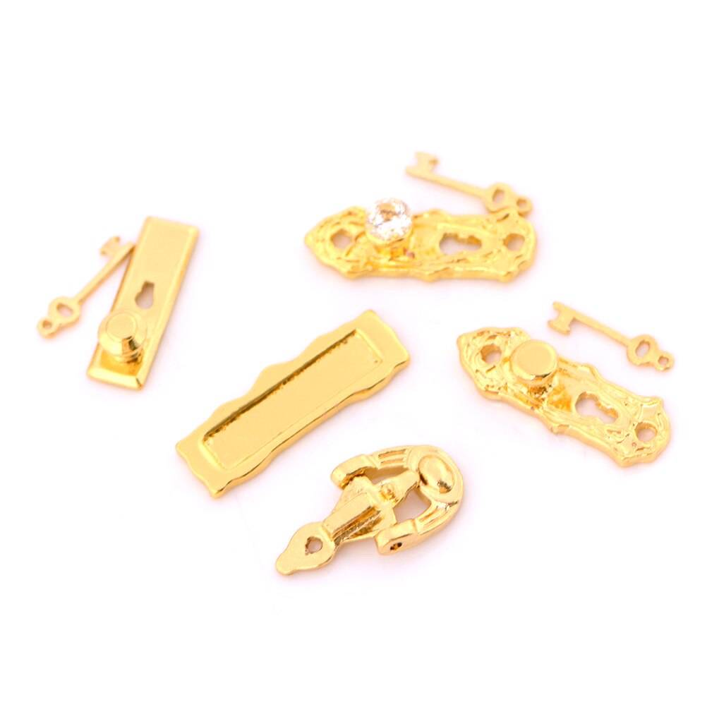 1 zestaw lalek miniaturowe złoty metal blokada drzwi kołatka? Czna tabliczka na drzwiach klucz wystrój rzemiosła prezenty domy dla lalek akcesoria