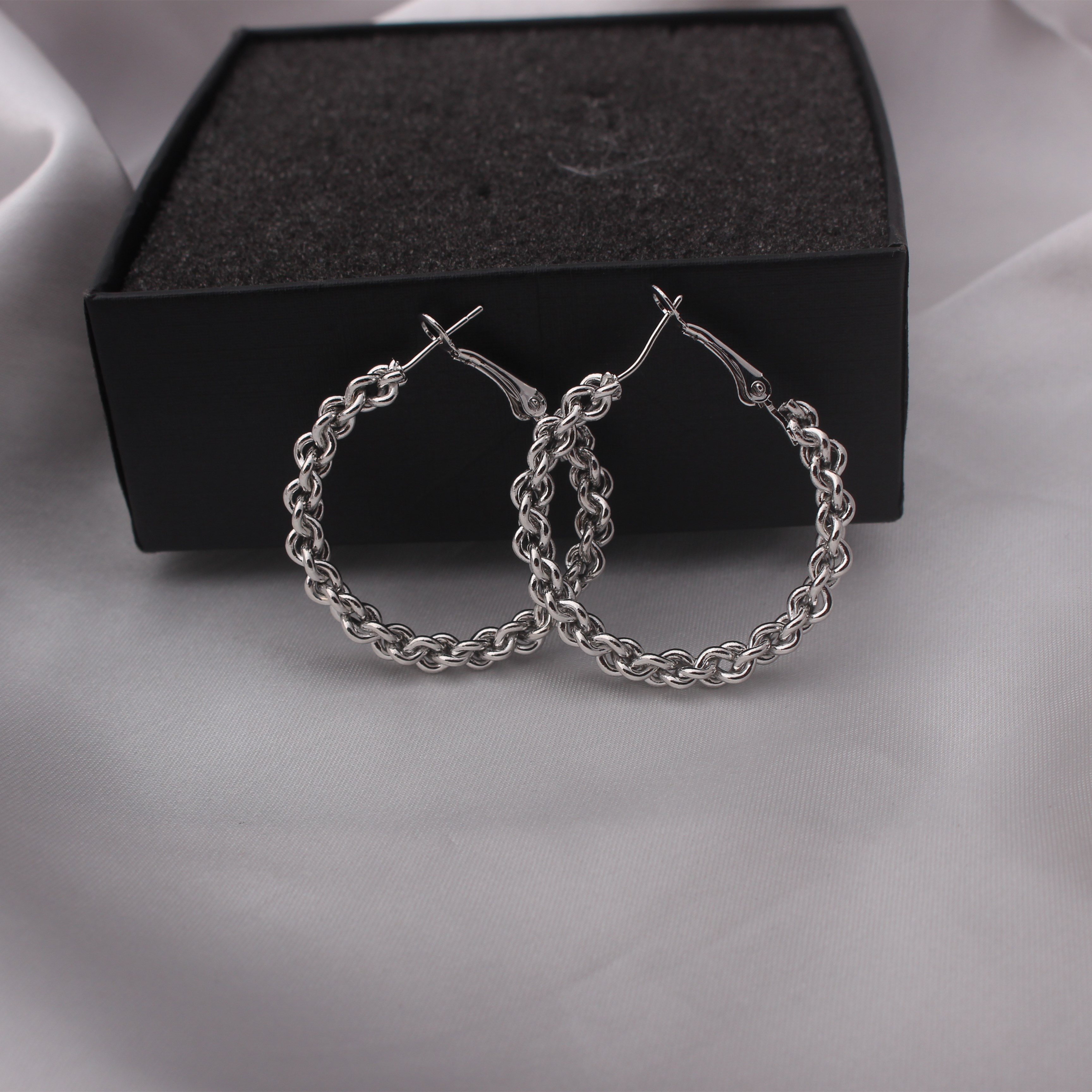 Gold Color Metal Hoop Round Earing Irregular Bones Earring Twisted Geometric Personality Earrings for Women