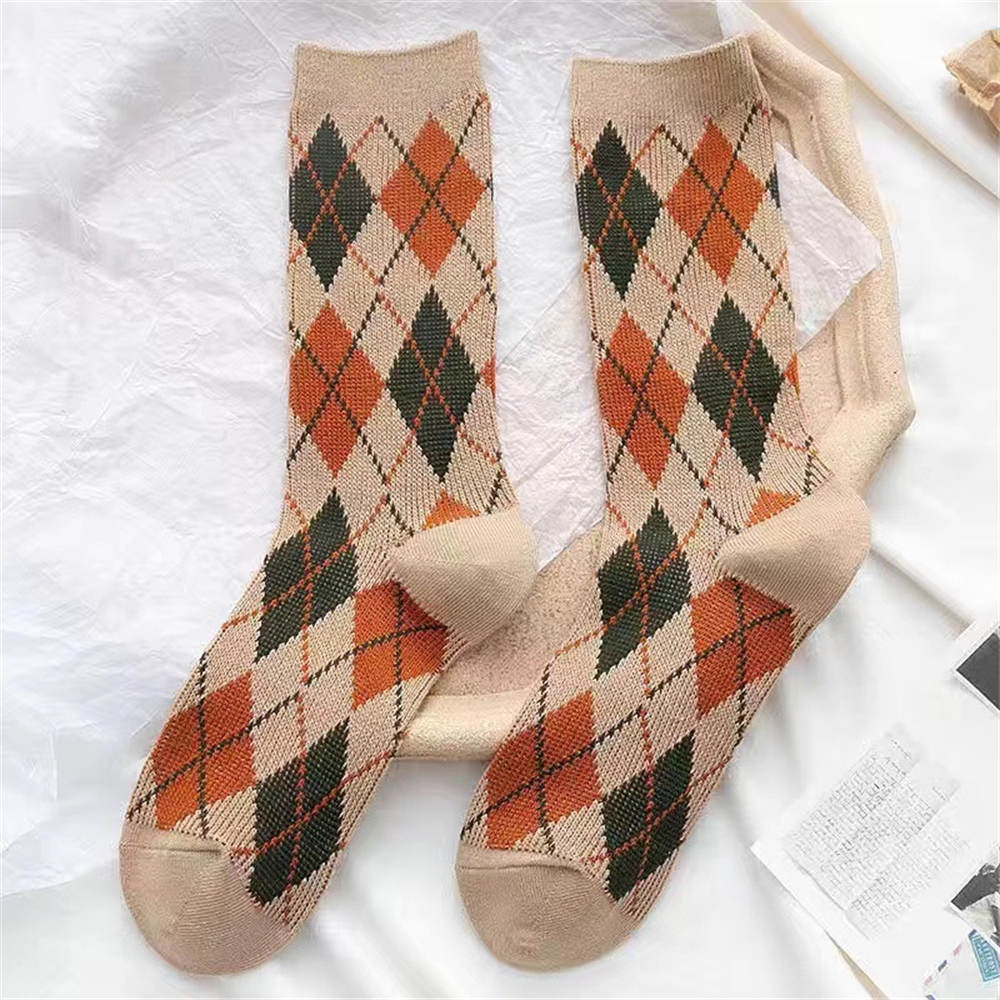 Skarpety damskie jesienne nowe skarpetki modna w kratę bawełniana styl Preppy szczęśliwy zwykły skarpety z dezodorantem skarpetki damskie wysokiej jakości Dropship: khaki