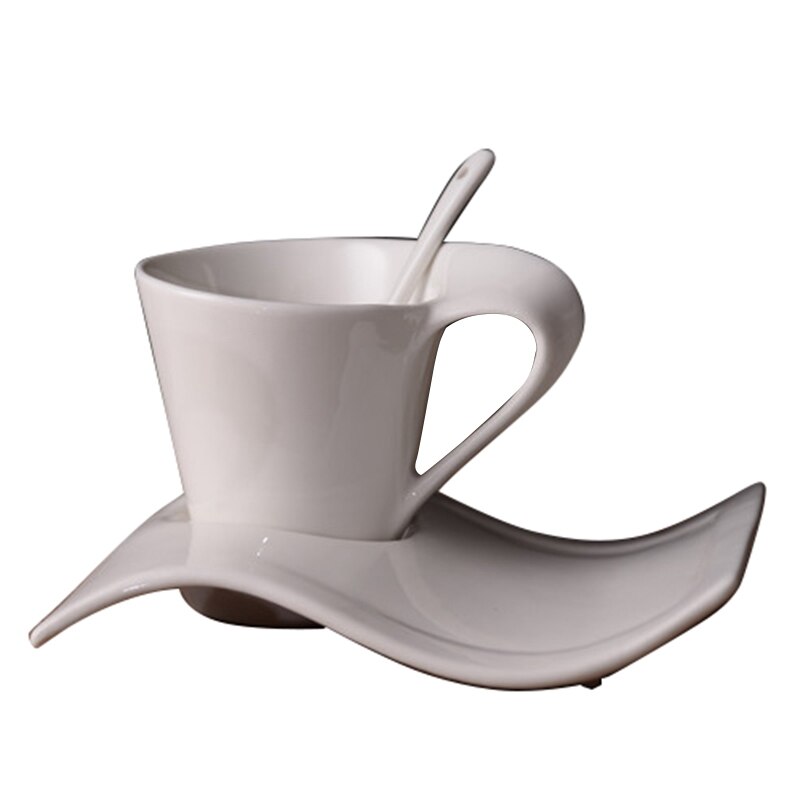 Vågkeramik snygg kaffekopp och tefatuppsättning europeiskt litet lyxigt par 200 ml kaffekopp