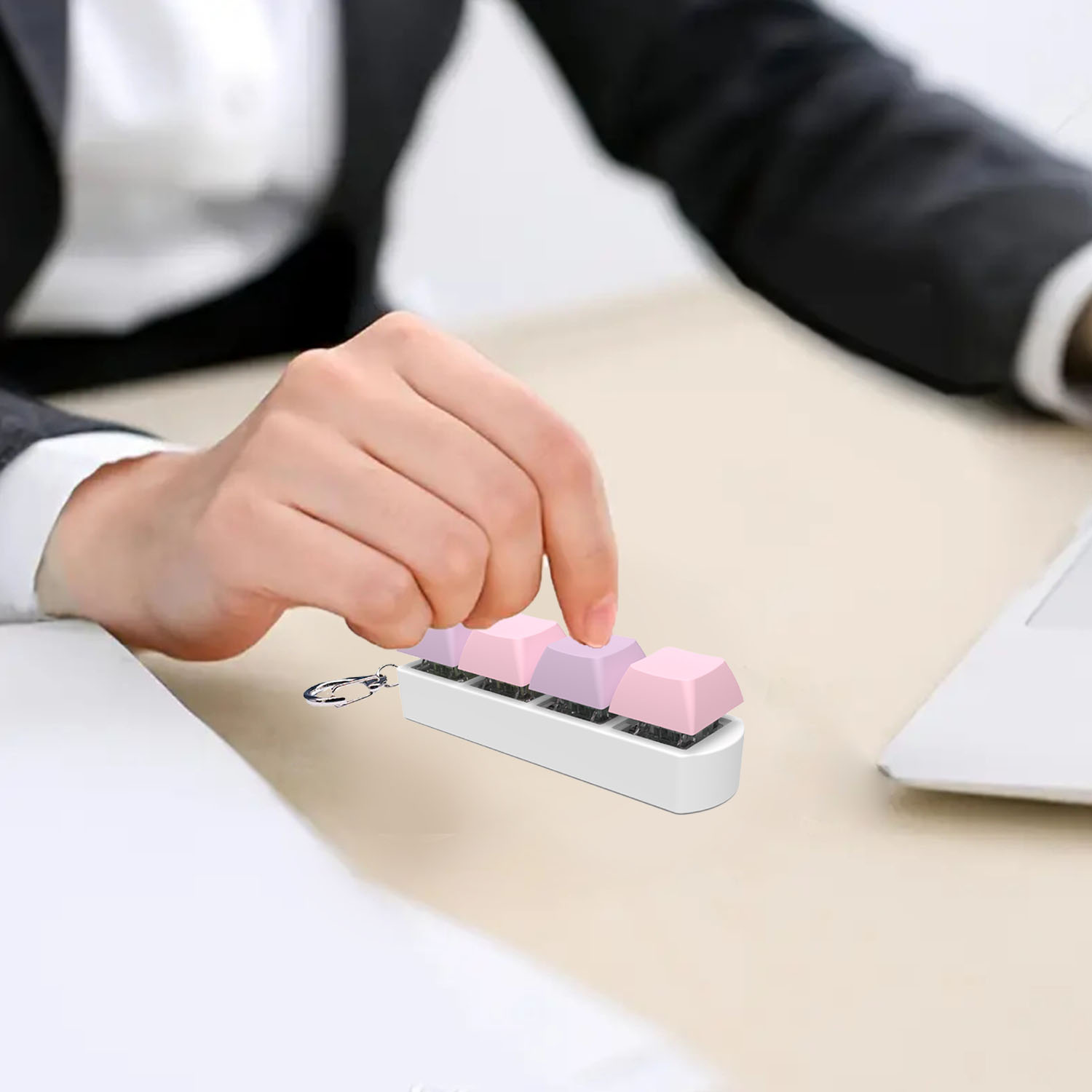 4Keys Mechanical Keyboard Axis Tester Finger Calming Keyborad Button DIY Keycaps Stress Relief Toy Office Decompression Keychain
