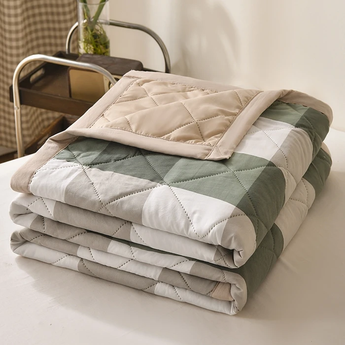 Striped checkered summer thin blanket skin friendly printed summer cool blanket air conditioning blanket thin core: King / Silver