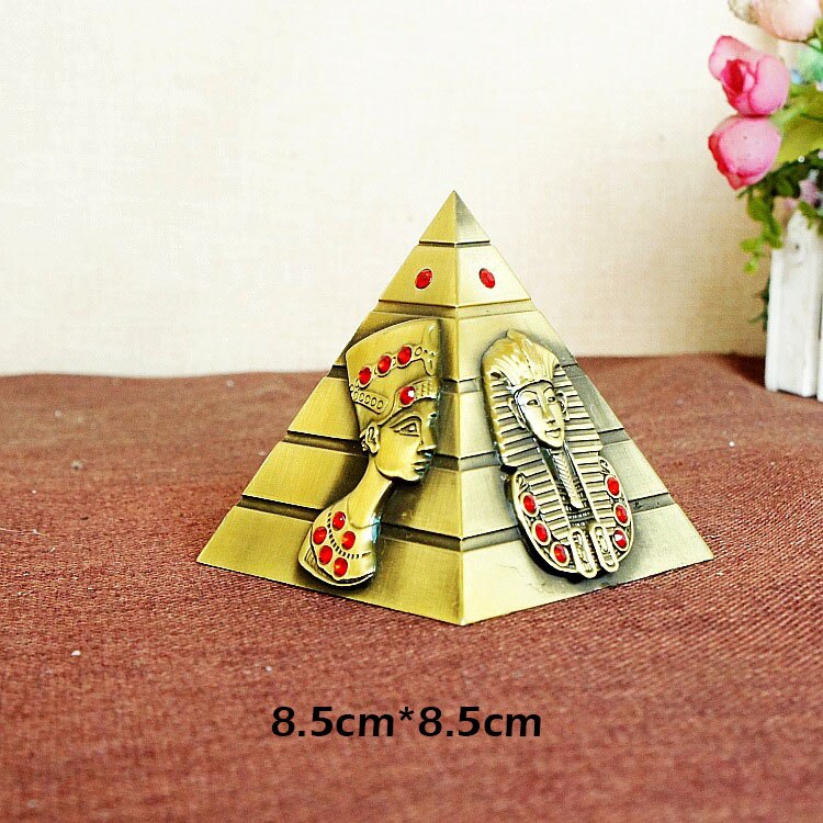 Lichtmetalen Egypte Piramide Spaarpot Souvenir Bui Vicedeal lichtmetalen-egypte-piramide-spaarpot-souvenir-bui-vicedeal