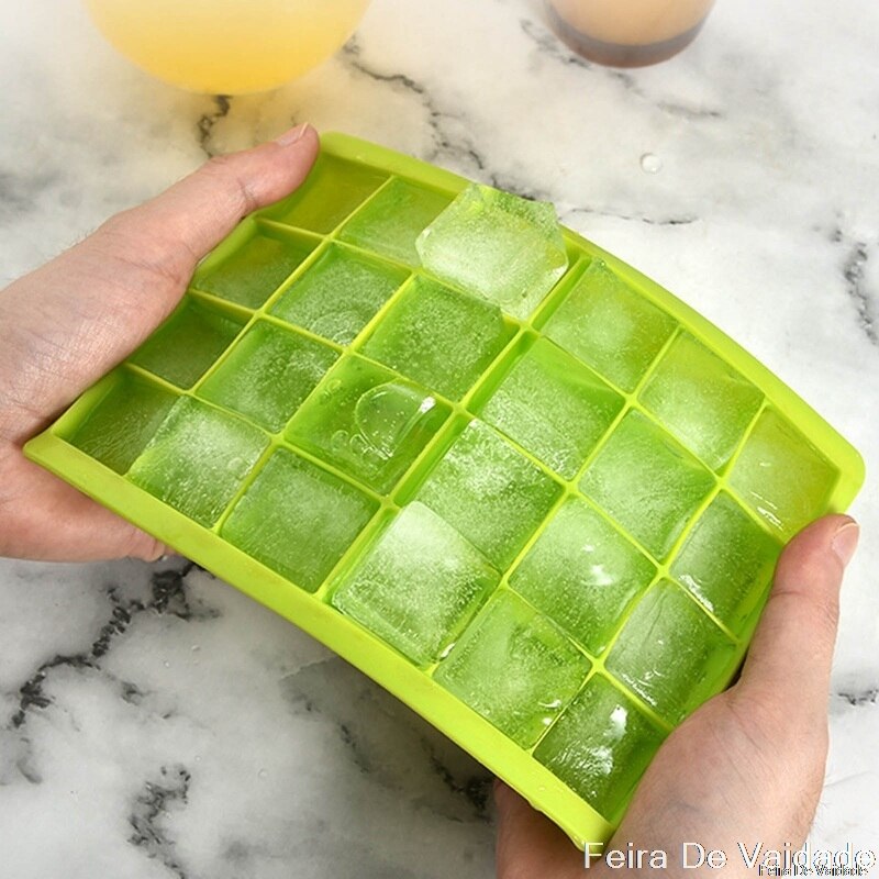 24 Holes Silicone Ice Cube Trays with Lids Trays Flexible Easy Release Ice Cube Molds Trays for Whiskey Cocktail Juice