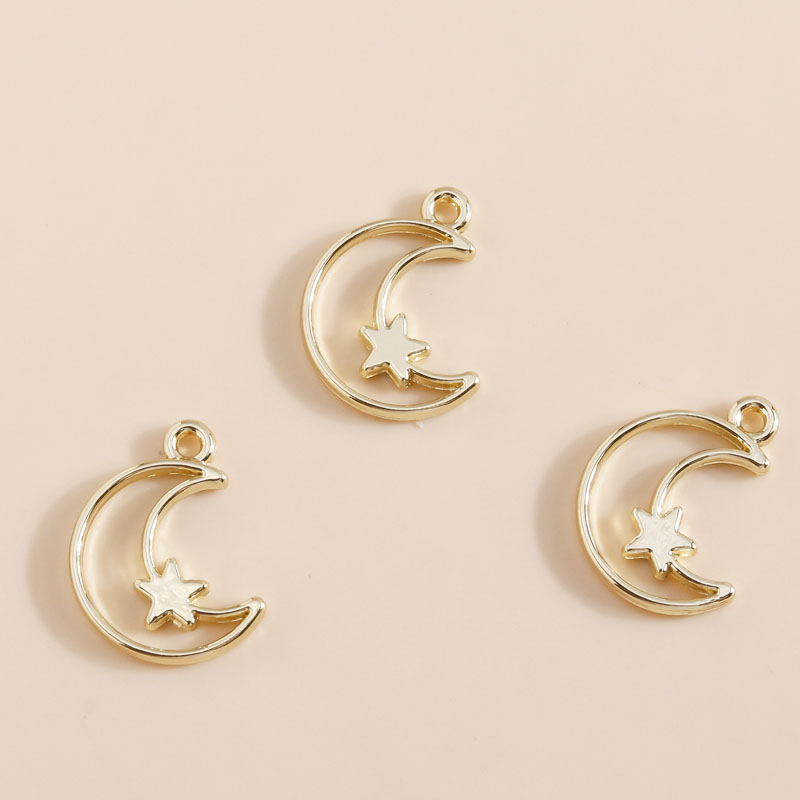 8 Uds. De bonitos colgantes de aleación chapados en oro con forma de estrella y Luna para hacer joyería DIY, accesorios hechos a mano, pendientes, collares,