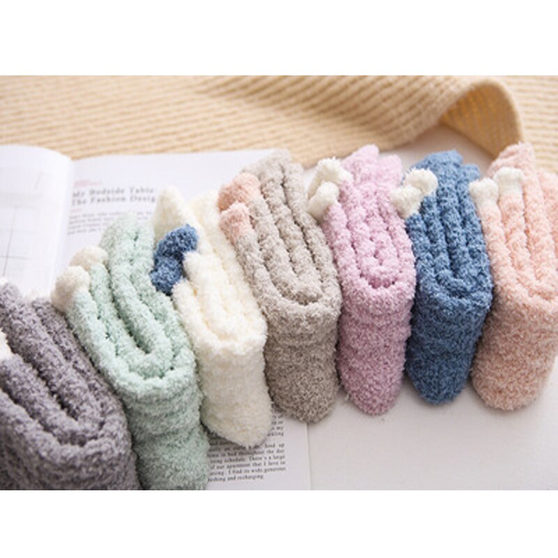 Chaussettes Kawaii en molleton de corail, résistantes au froid, chaudes, épaisses, en velours, couleur bonbon, en coton, pour dormir en hiver
