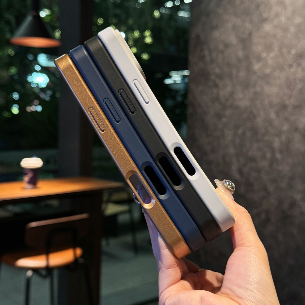 Stilvolle 3D-Gewellte Streifen-Business-Gepäck-Telefonhülle für iPhone 16 14 15 Pro Max 13, silberne, stoßfeste Rückseite
