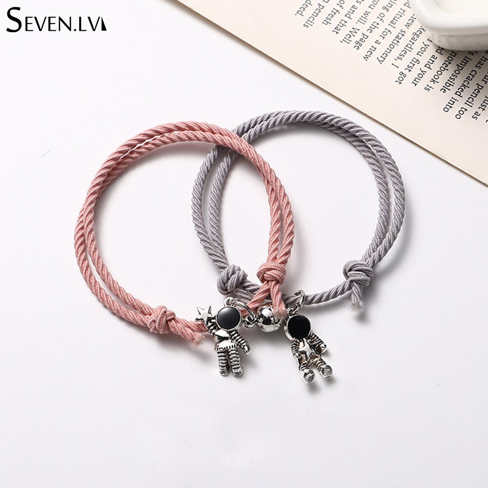 2 Stks/set Astronaut Hanger Armband Magneet Trekt Liefhebbers Sieraden Verstelbare Elastische Touw Armbanden Voor Vrouwen Mannen: pink and grey